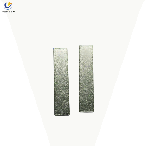 Integrated current sensing busbar